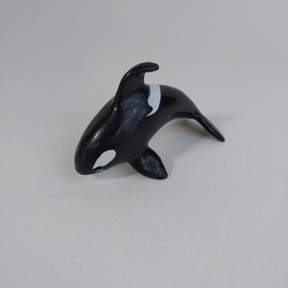 Free‎ Willy Pvc Figure - Picture 1 of 6